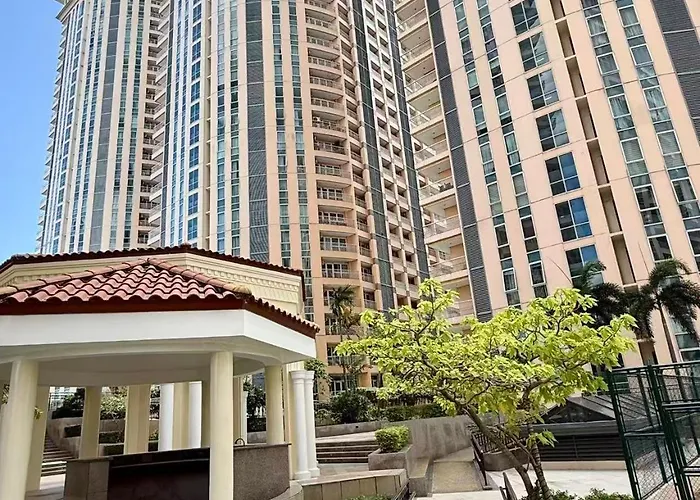 Apartment Venice Luxe Escape - Type, 2 Beds- Pool, Netflix, Canal Mall Access For 3 Guests Only *