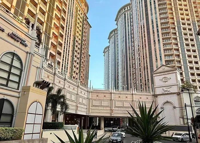 Venice Luxe Escape - Type, 2 Beds- Pool, Netflix, Canal Mall Access For 3 Guests Only Manila