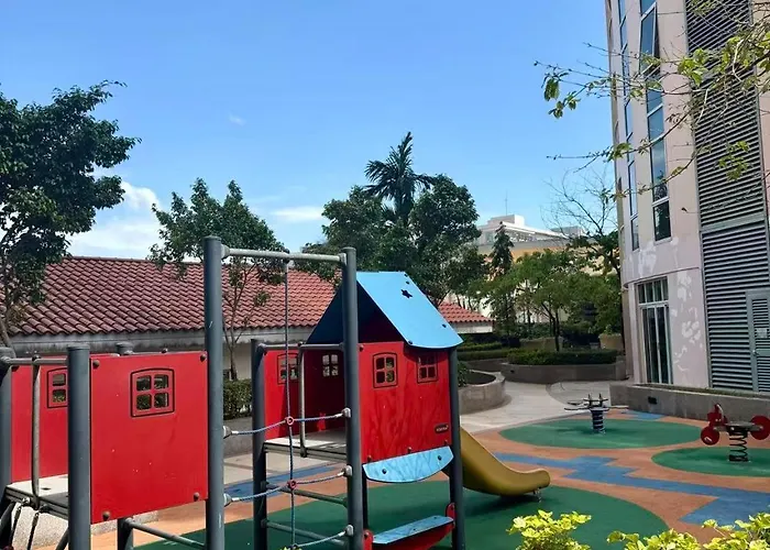 Venice Luxe Escape - Type, 2 Beds- Pool, Netflix, Canal Mall Access For 3 Guests Only Apartment *