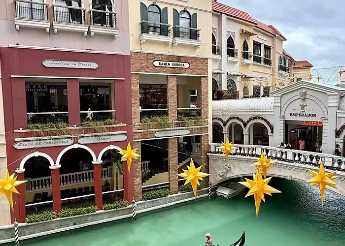 Venice Luxe Escape - Type, 2 Beds- Pool, Netflix, Canal Mall Access For 3 Guests Only Apartment