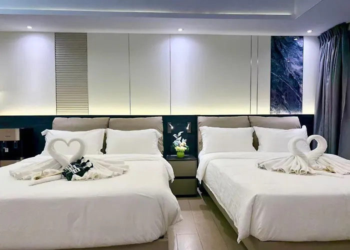Apartment Venice Luxe Escape - Type, 2 Beds- Pool, Netflix, Canal Mall Access For 3 Guests Only *